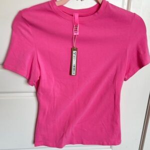 SOLD!!! SKIMS cotton T-shirts pink